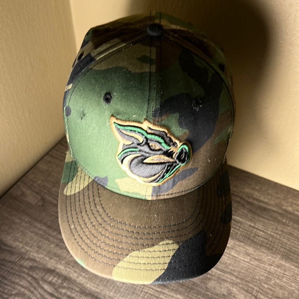 MLB New Era Men’s Lehigh Valley Iron Pigs Logo 6Panel 59Fifty Style Fitted Hat